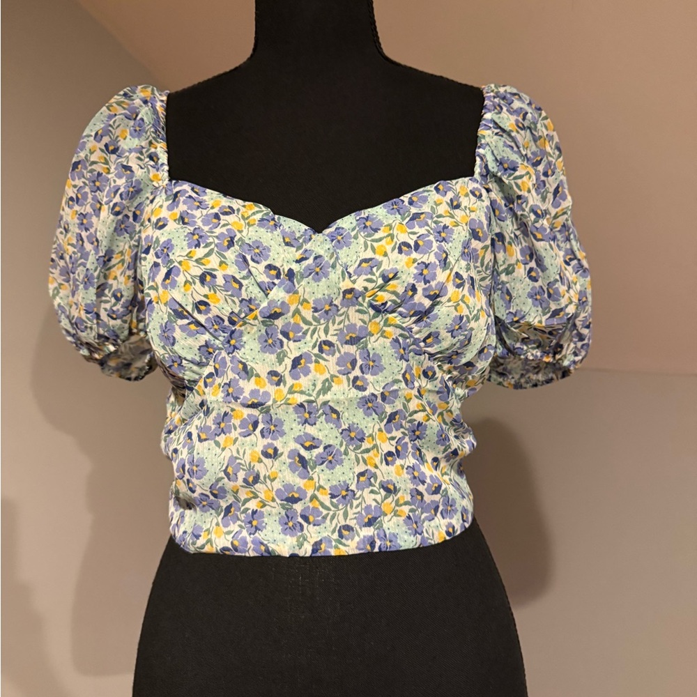 Promesa Blue Floral Puff-Sleeve Crop Top